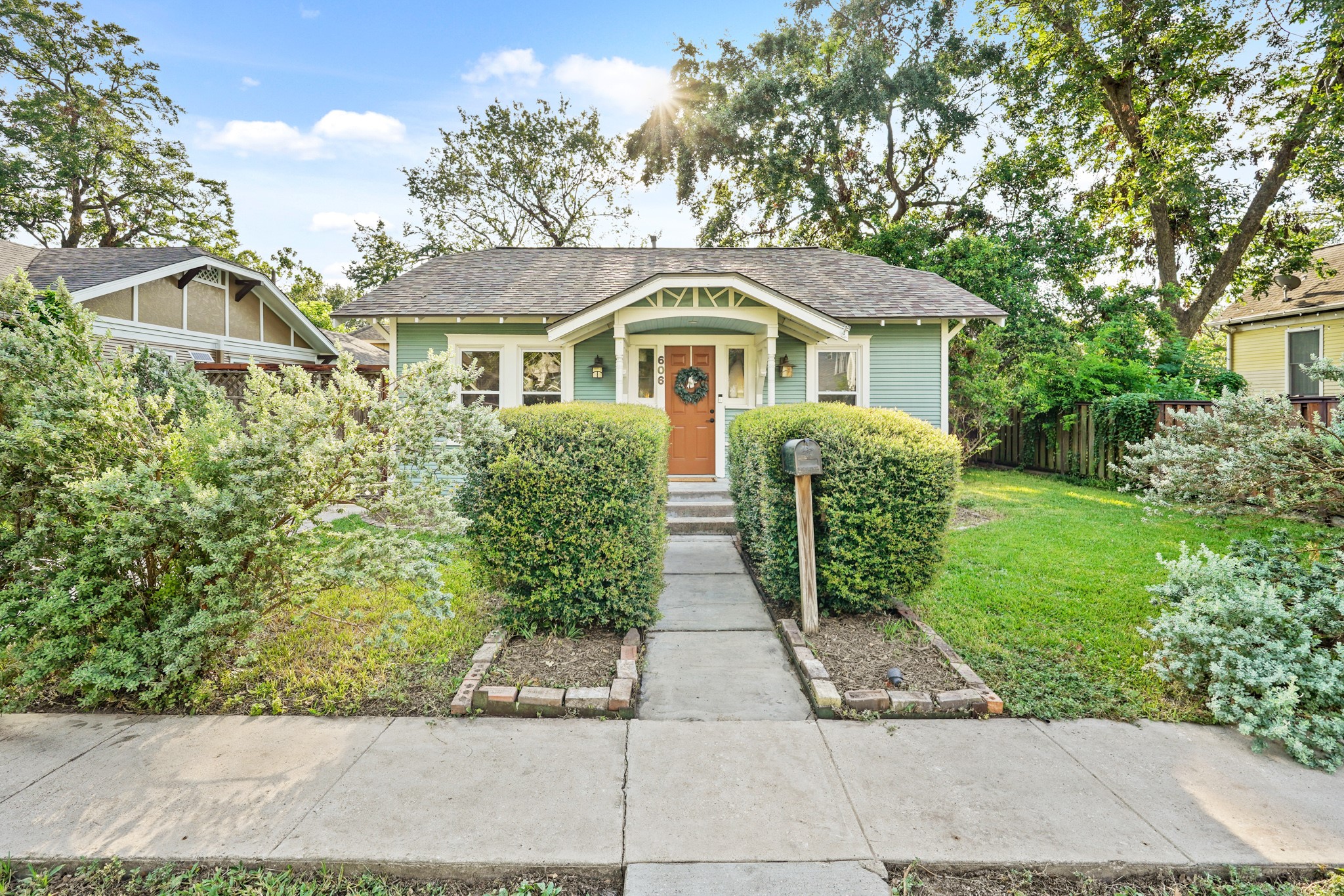 606 Tabor Street Houston TX 77009