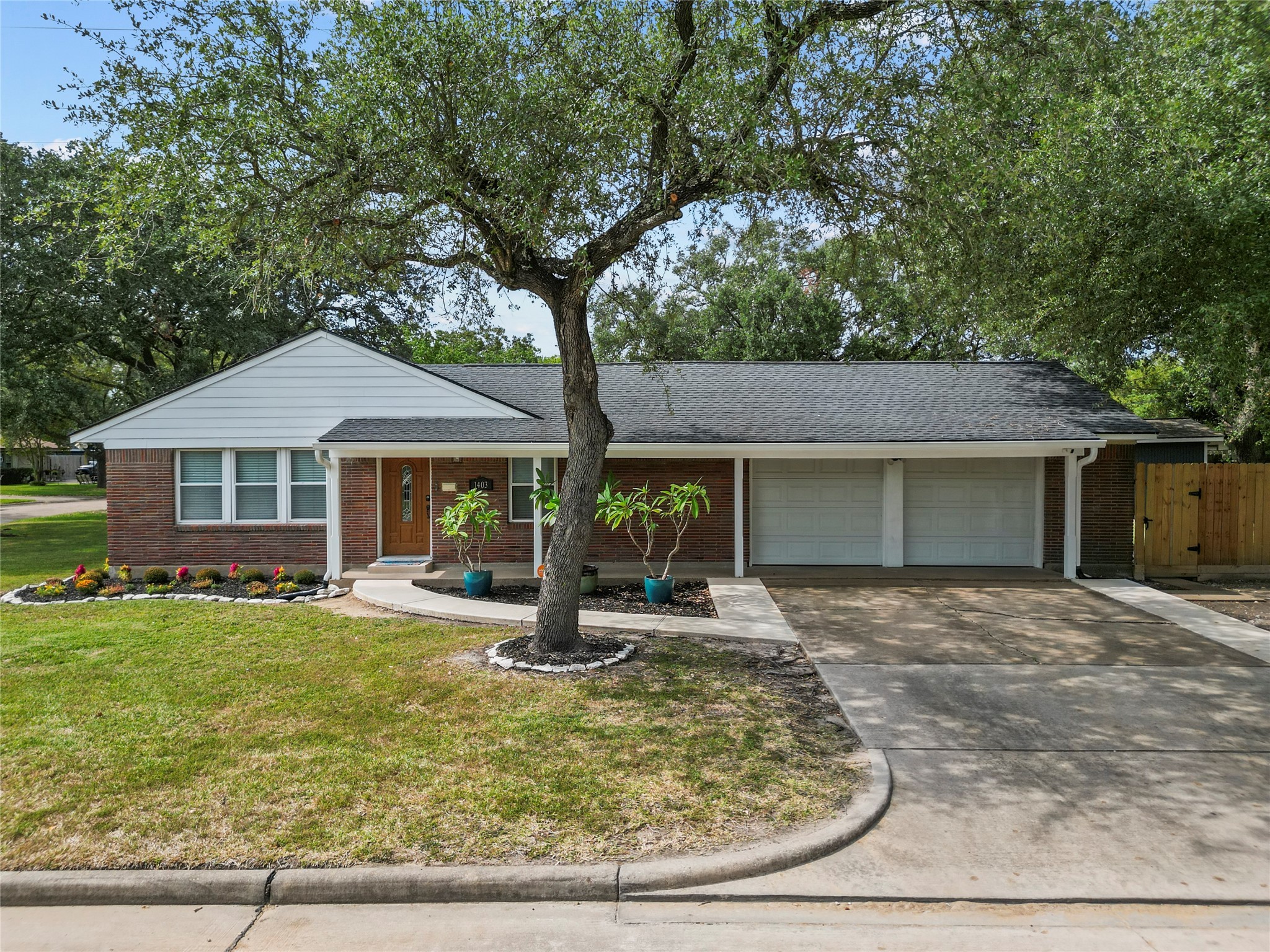 1403 15th Street N Texas City TX 77590