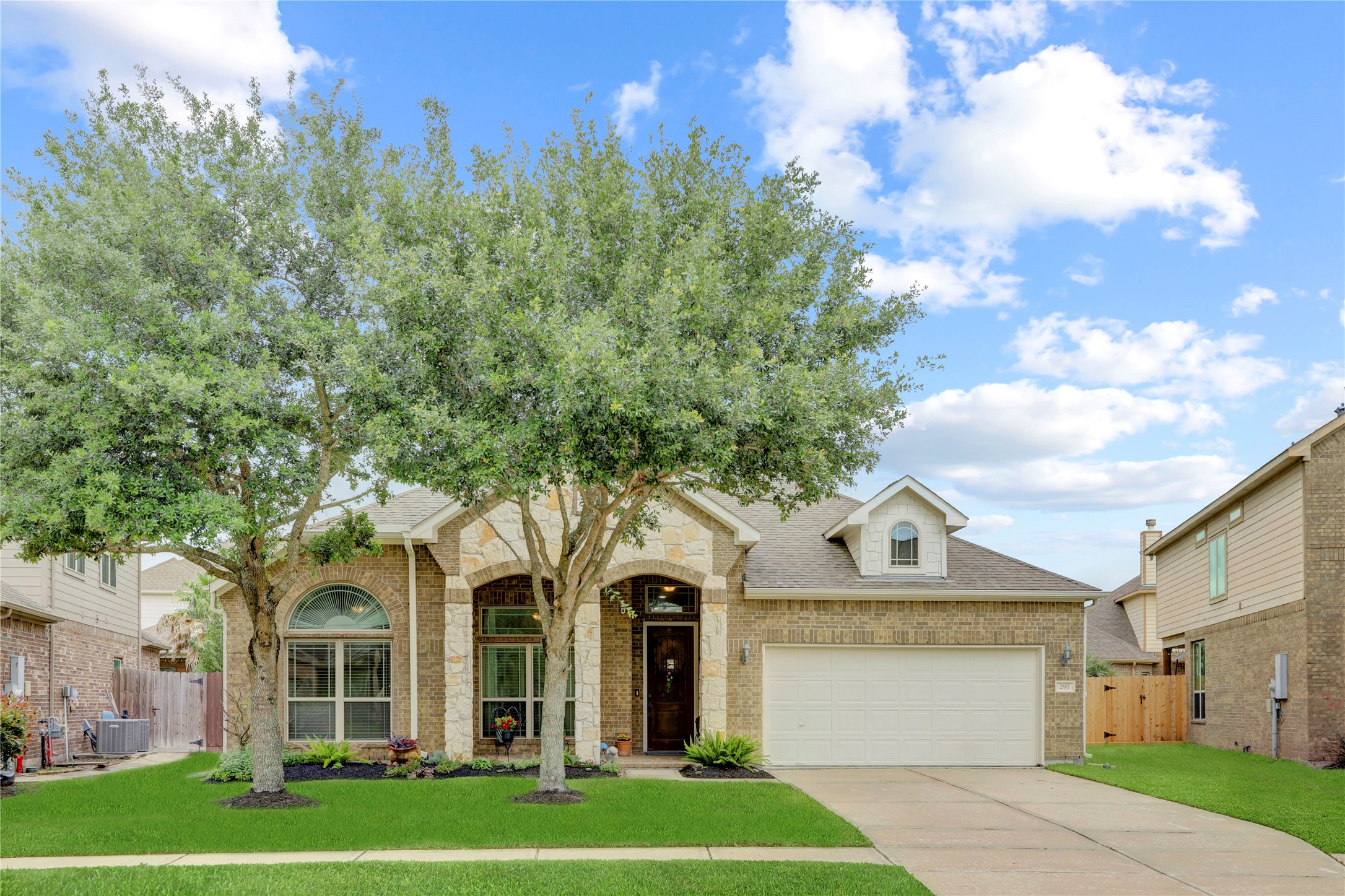 297 W Bend Drive League City TX 77573