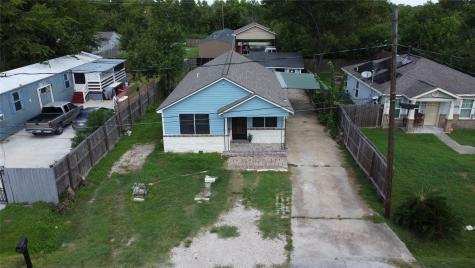 2415 Perry Street Baytown TX 77521