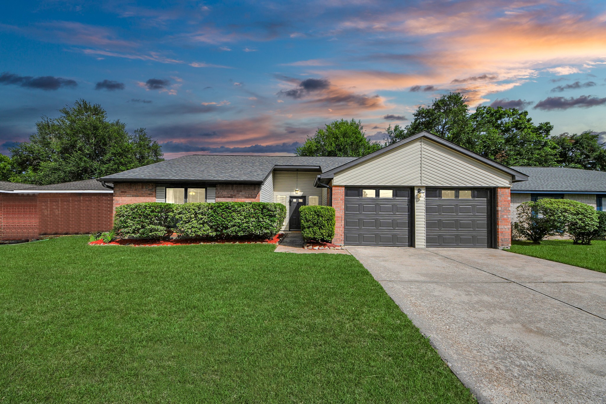 2315 Colonial Ridge Drive Friendswood TX 77546