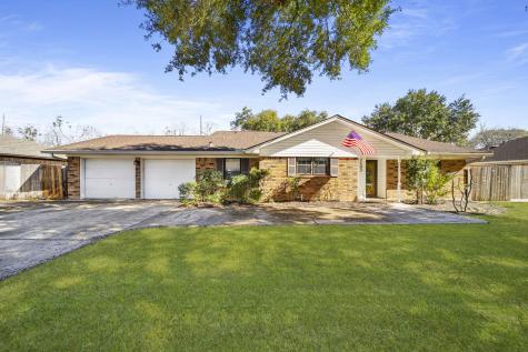 2103 Crestwood Drive Richmond TX 77469