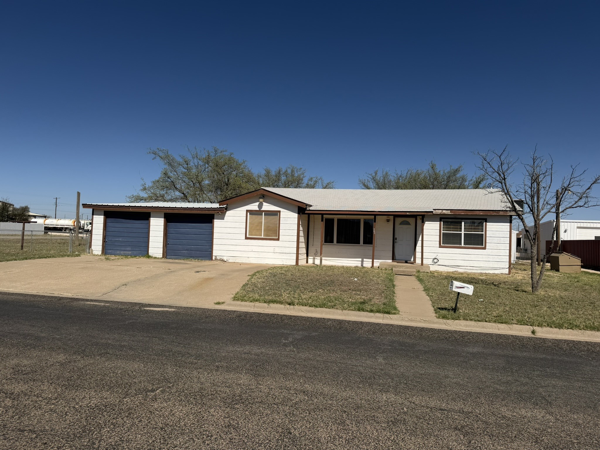 704 SW Avenue A Andrews TX 79714