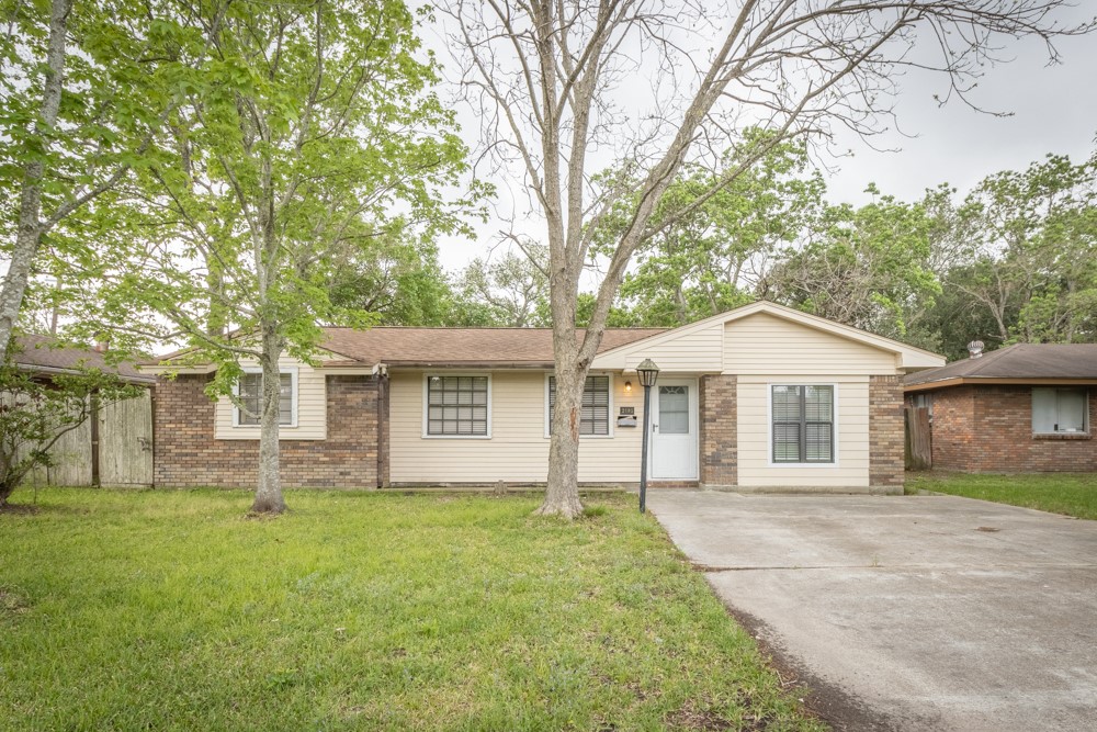 2105 20th Avenue N Texas City TX 77590