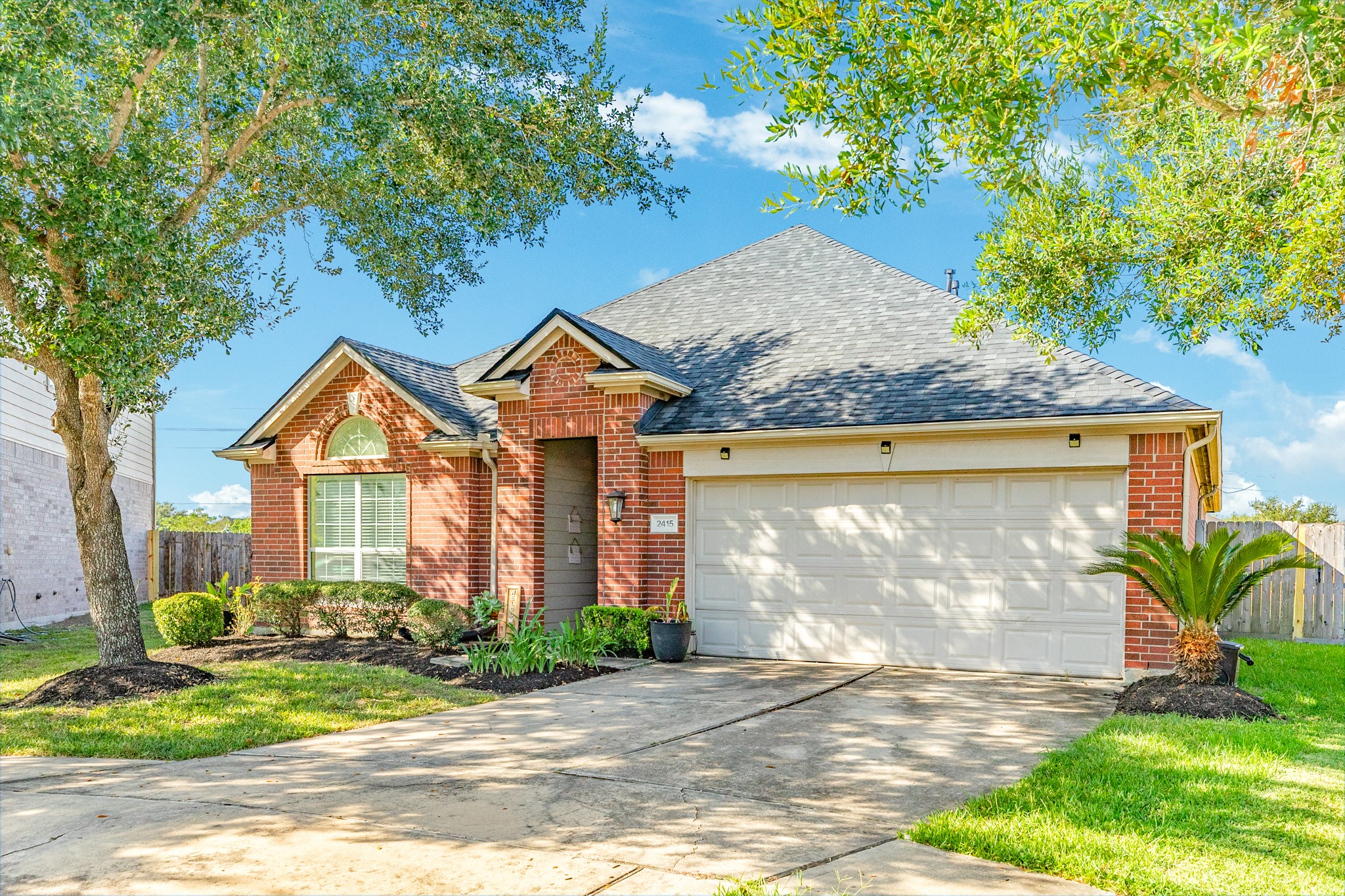 2415 Bedford Oak Street Fresno TX 77545