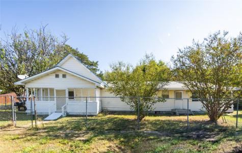216 N Smyth Street Mart TX 76664