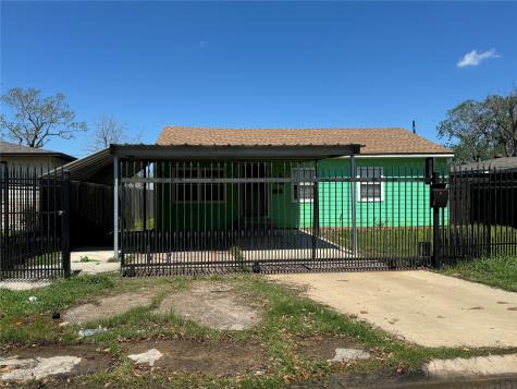 10121 Fairfax Street Houston TX 77029