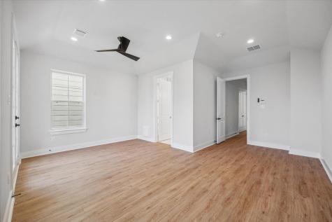 1035 W 17th Street Houston TX 77008