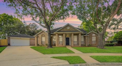 204 Oak Creek Circle League City TX 77573