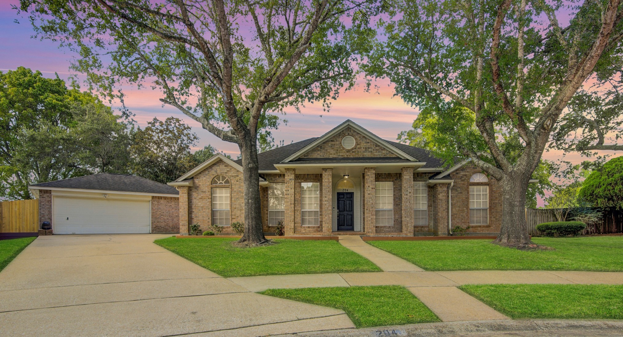 204 Oak Creek Circle League City TX 77573