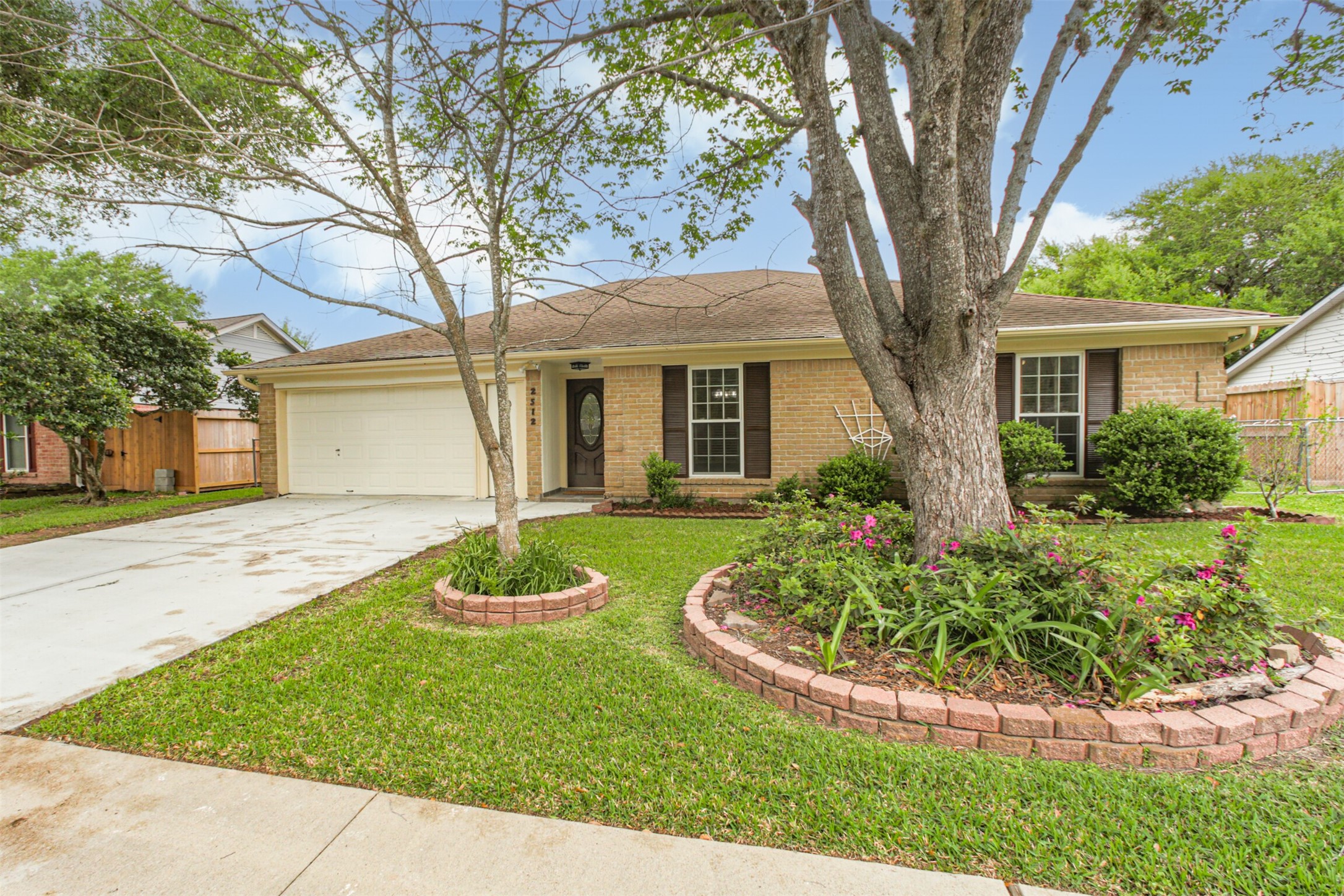 2512 Elm Hollow Street Pearland TX 77581