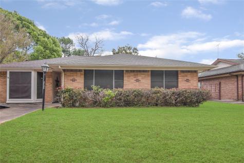 2135 Parakeet Street Houston TX 77034