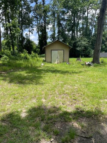 432 County Road 308 Cleveland TX 77327