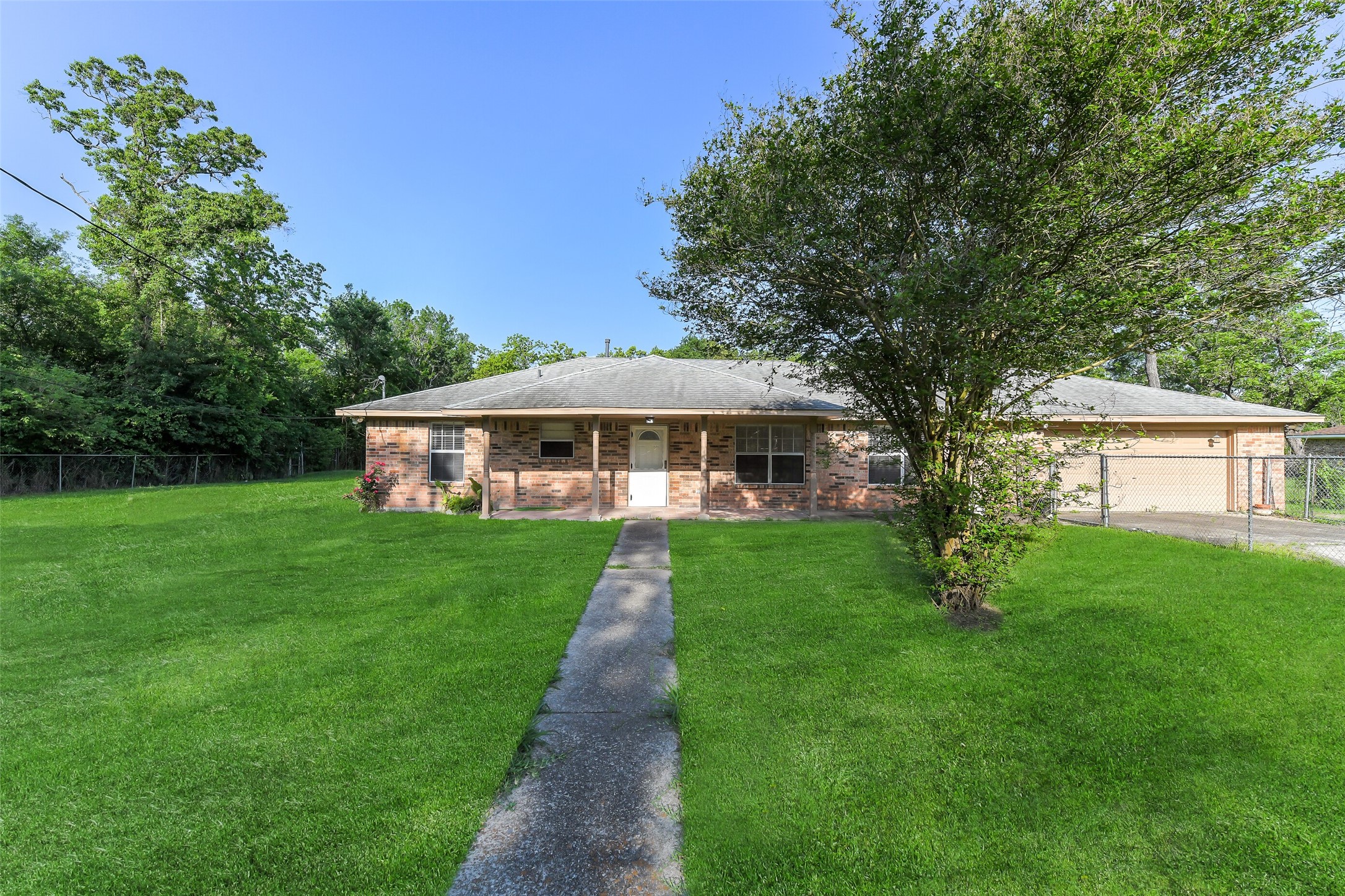 8331 Redbird Lane Houston TX 77044