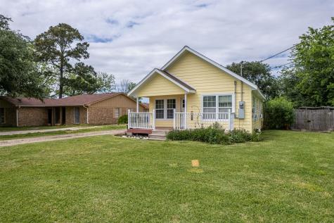 1610 Jones Road Highlands TX 77562