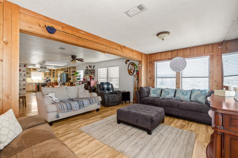 222 Fishermans Isle Brazoria TX 77422