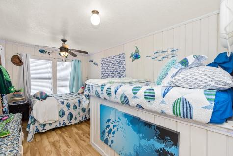 222 Fishermans Isle Brazoria TX 77422