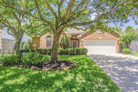 215 Rolling Springs Lane Dickinson TX 77539