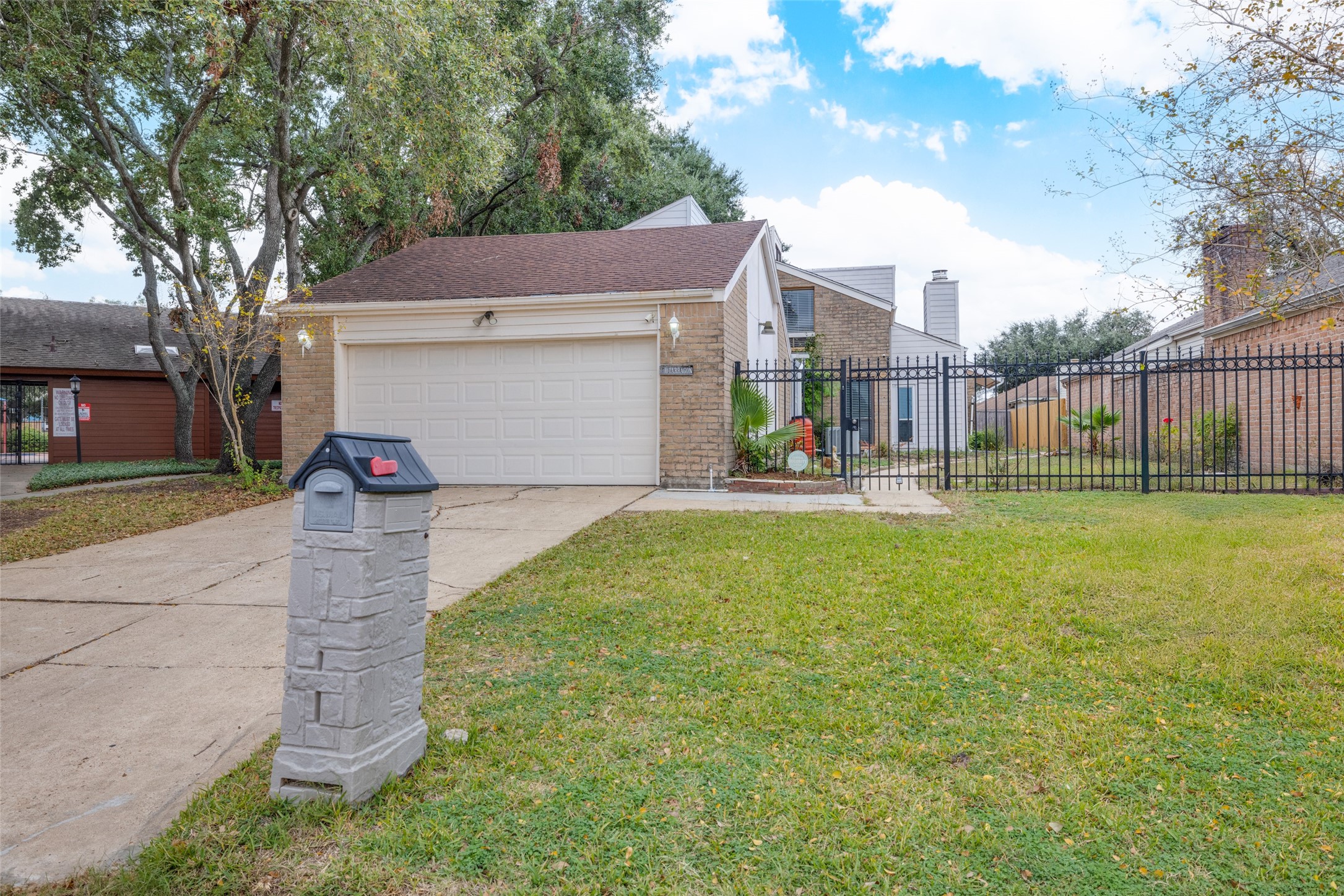 9610 Tarragon Lane Houston TX 77036