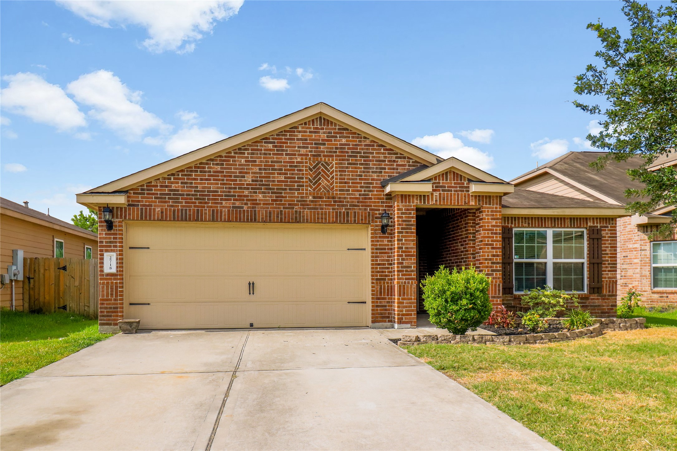 2718 Tracy Lane Highlands TX 77562
