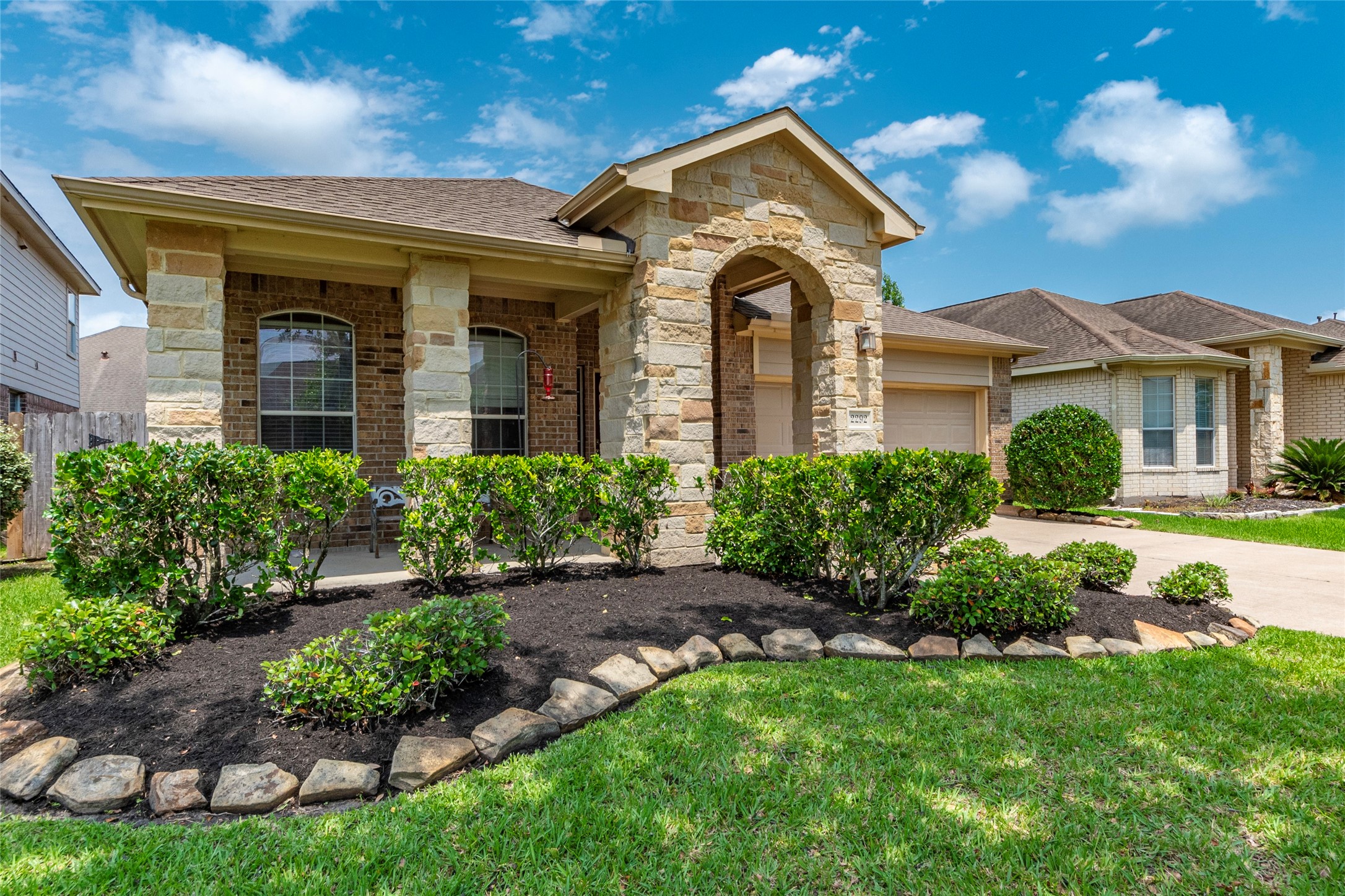 2292 Catalonia Cove League City TX 77573
