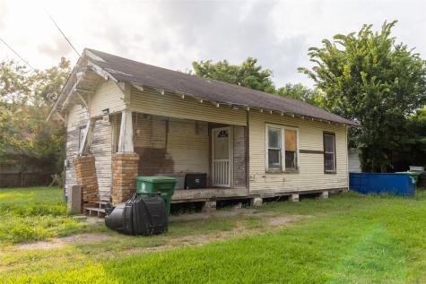 902 Kern Street Houston TX 77009