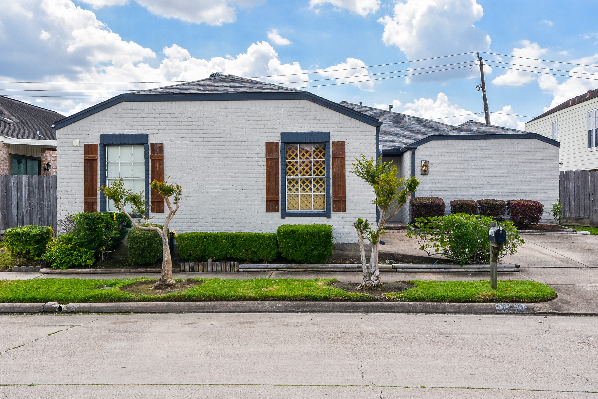 11430 Woodknoll Lane Houston TX 77071