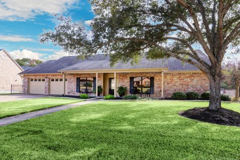 207 Briarwood Drive Bellville TX 77418