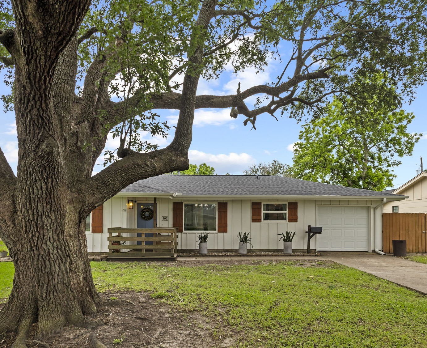 505 Gist Drive Port Neches TX 77651