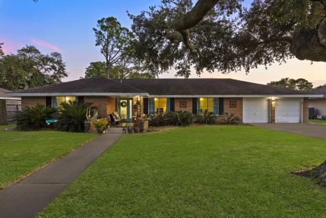 8611 Twelve Oaks Drive Texas City TX 77591