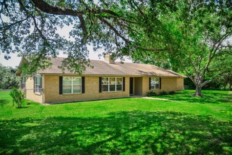 1145 County Road 250 Weimar TX 78962
