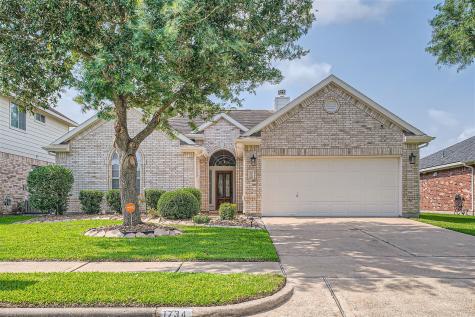 1734 Gillingham Way Pasadena TX 77504