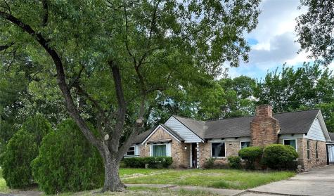 1047 W Donovan Street Houston TX 77091