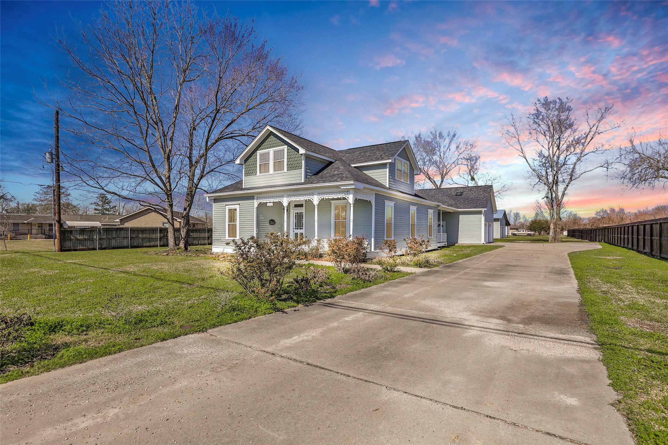 908 W Clayton Street Dayton TX 77535