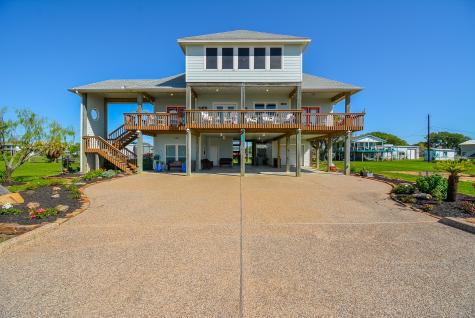 1465 W Bayshore Drive Palacios TX 77465