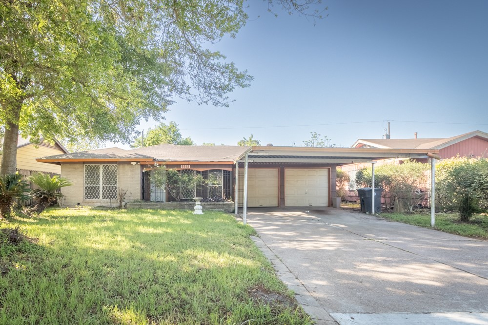 5518 Elmlawn Drive Houston TX 77033