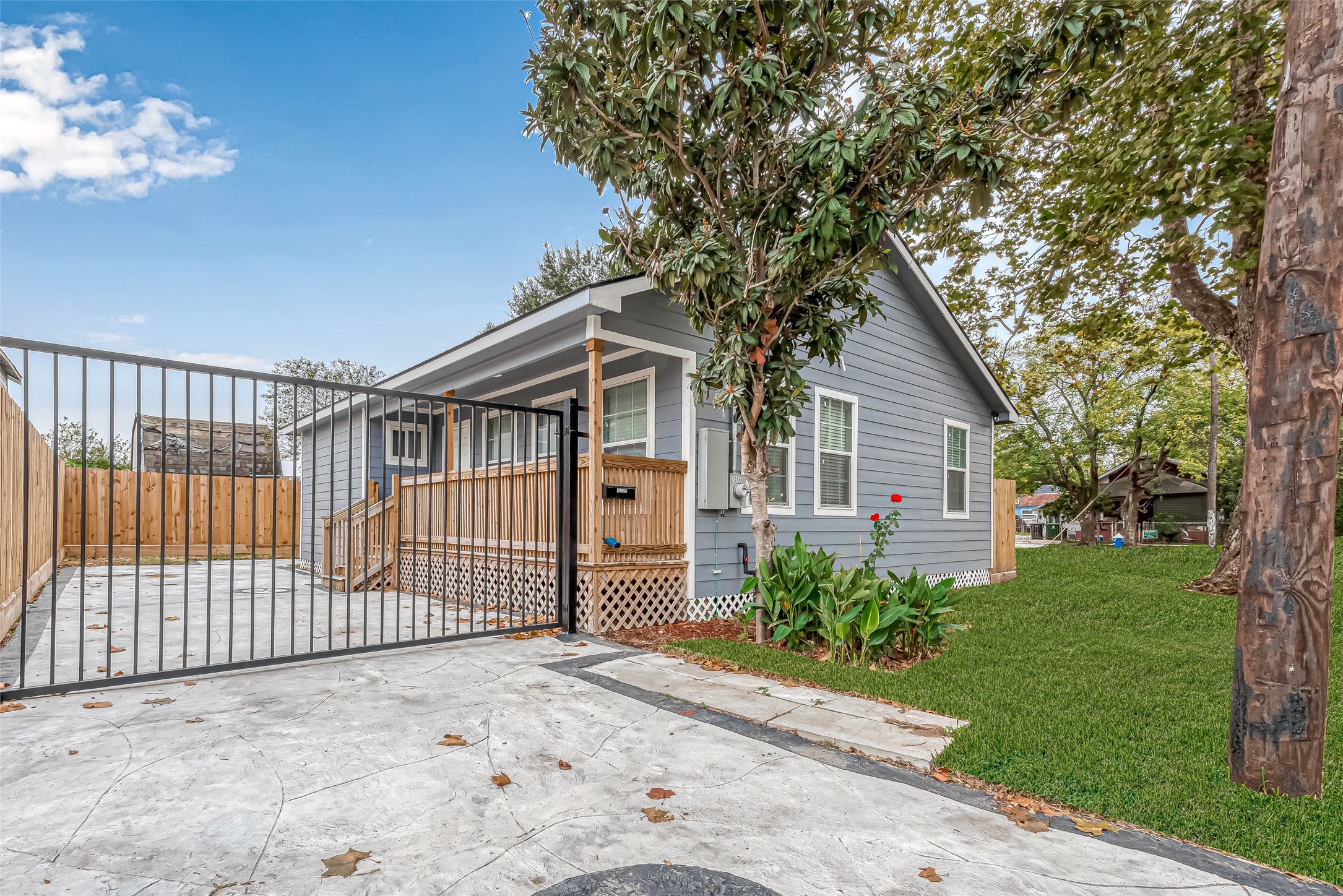 1206 74th Street Houston TX 77011