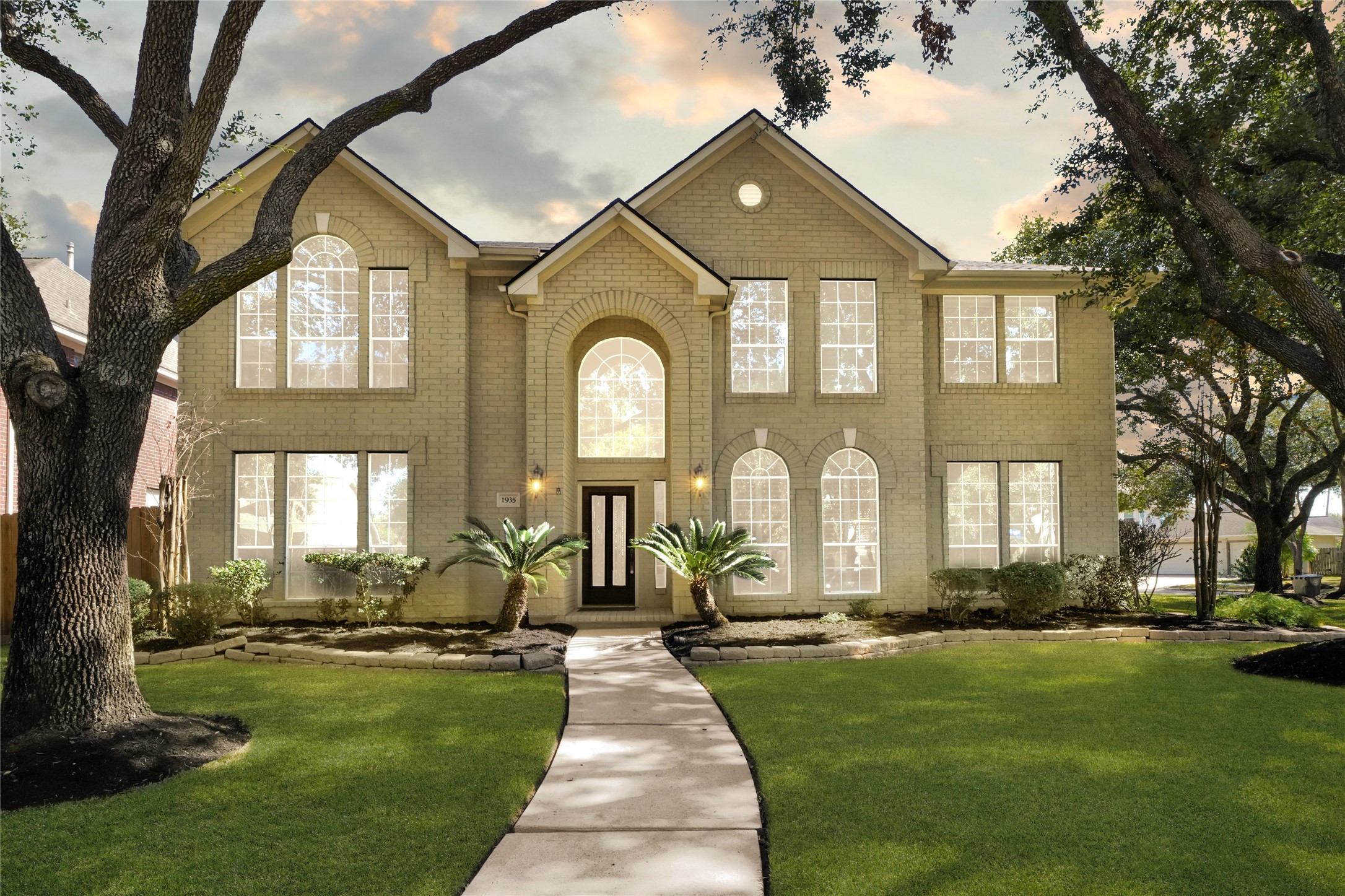 1935 Hollys Way Sugar Land TX 77479