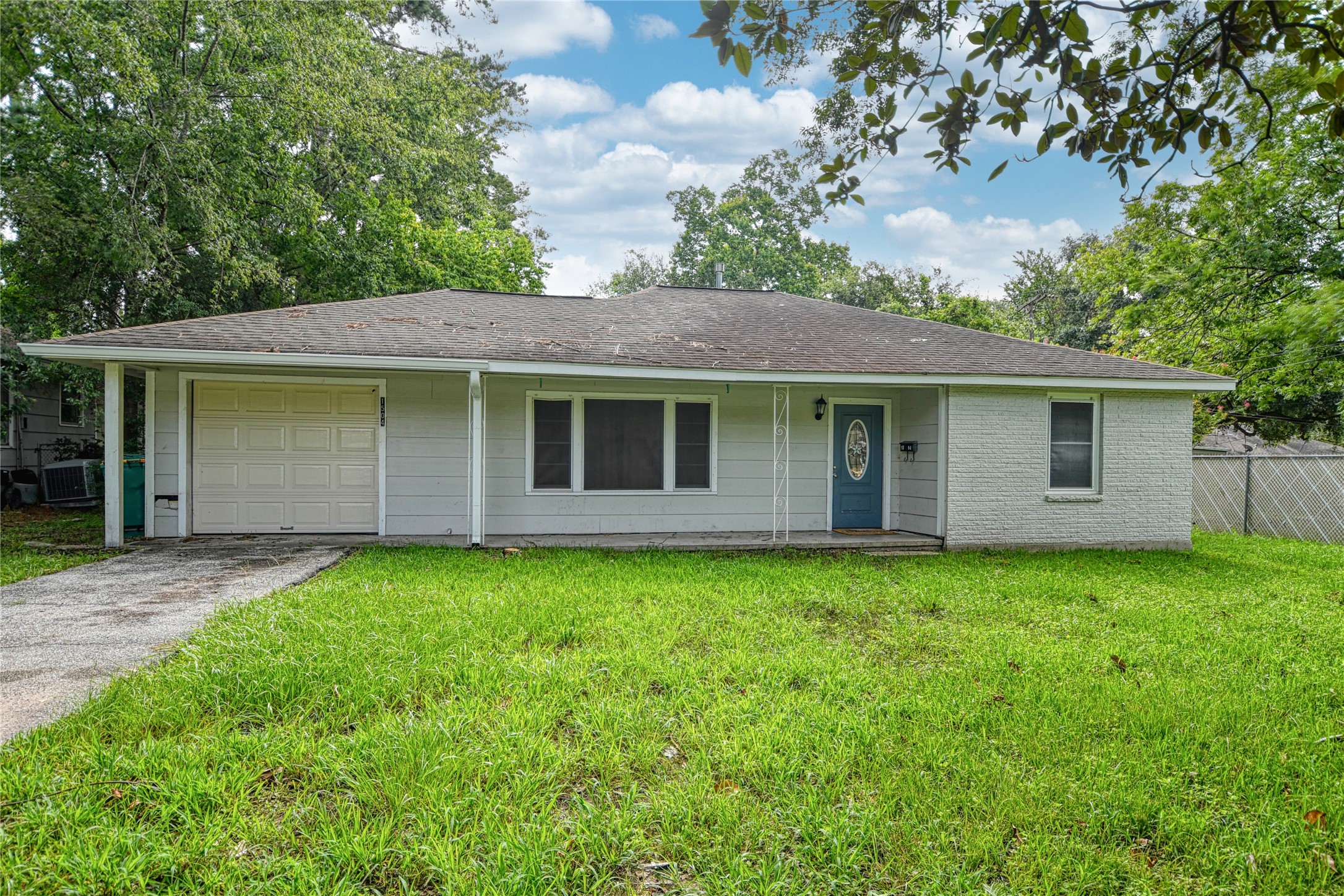 1504 N Roberson Street Conroe TX 77301