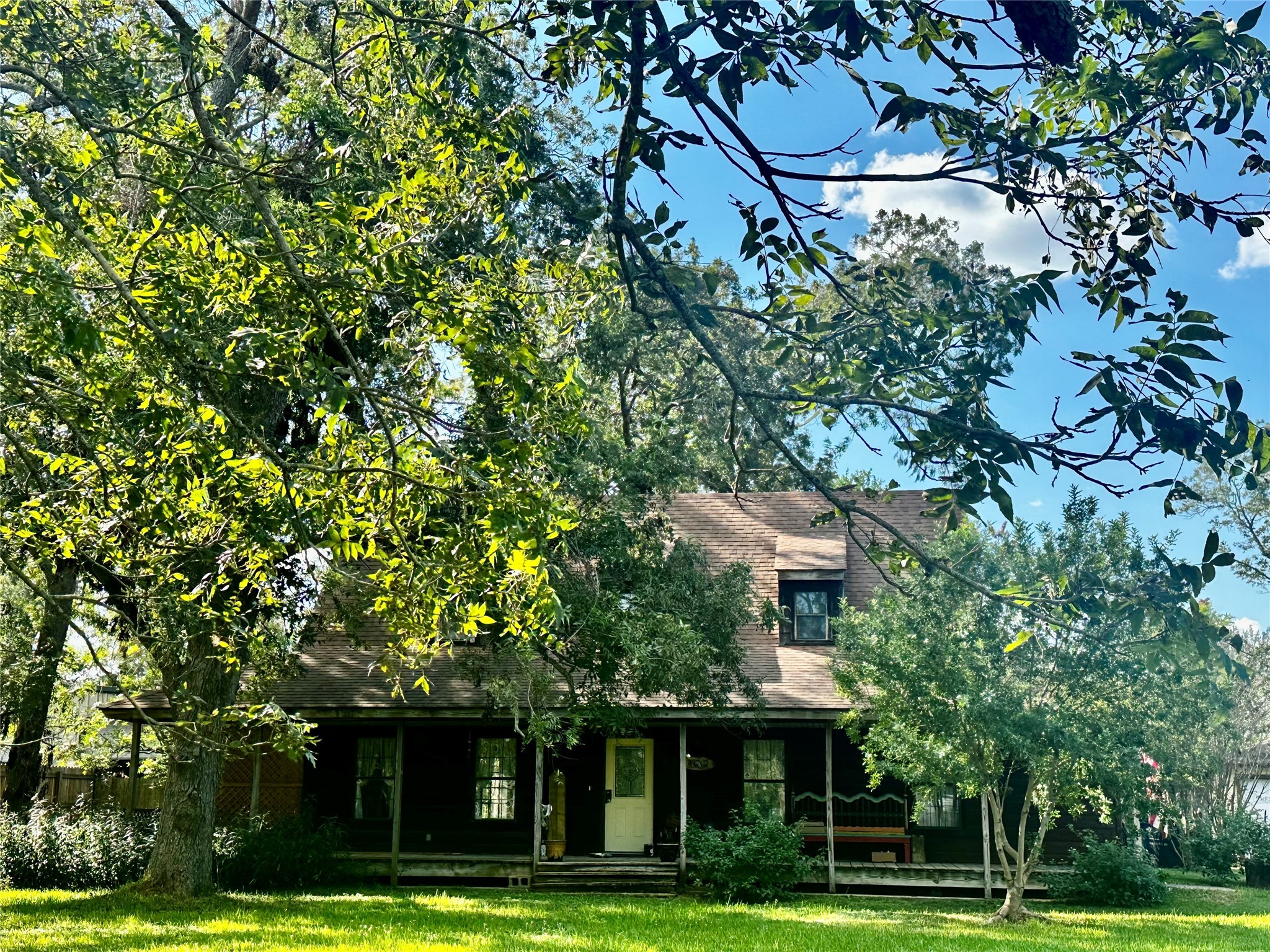 1612 E Kyle Road Clute TX 77531