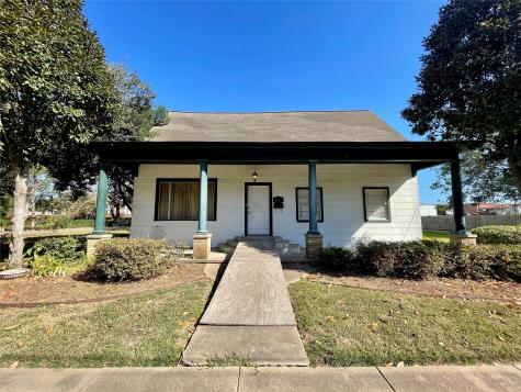 416 W Burleson Street Wharton TX 77488
