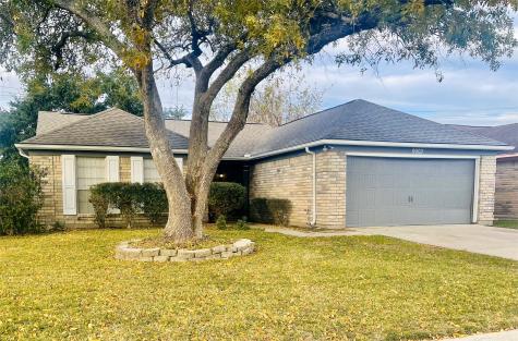 9903 Green Meadow Drive La Porte TX 77571