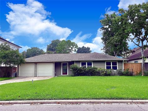 5573 Aspen Street Bellaire TX 77401