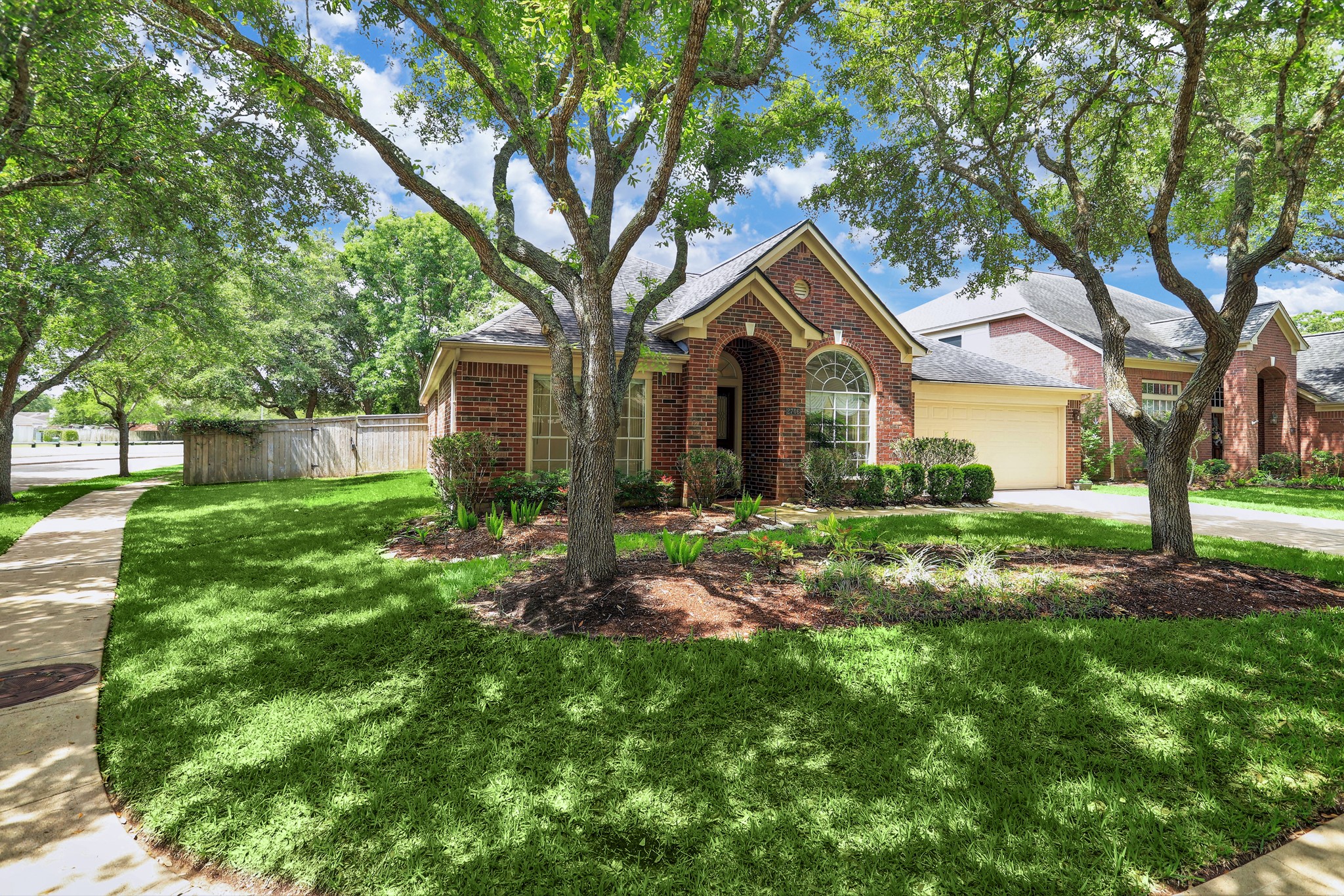 2746 Five Oaks Drive Missouri City TX 77459