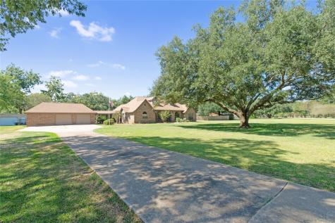 151 Pecan Estates Road Angleton TX 77515