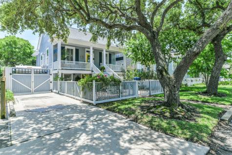 1813 Avenue N 1/2 Galveston TX 77550