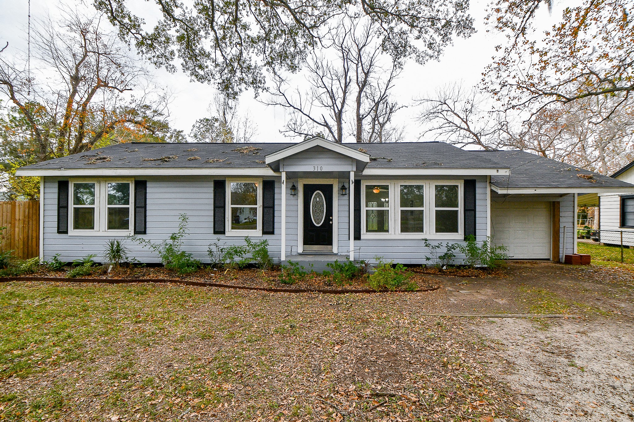 310 Bell Street West Columbia TX 77486