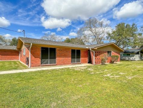 218 W Bayou Drive Dickinson TX 77539