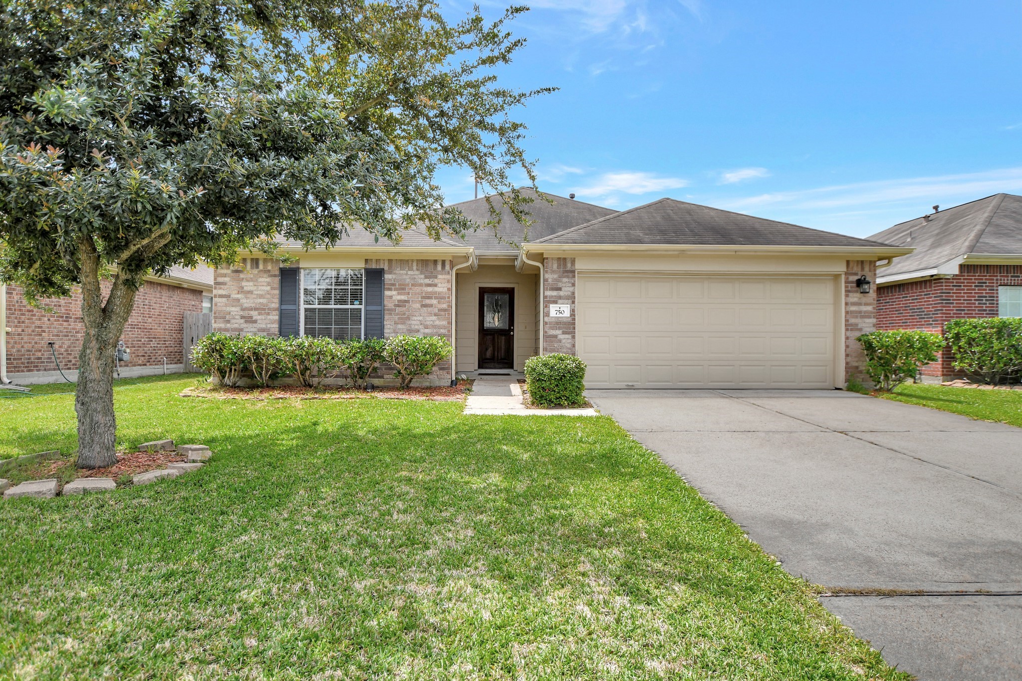 750 Grassy Knoll Lane La Marque TX 77568