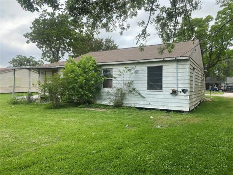 3003 2nd Avenue N Texas City TX 77590